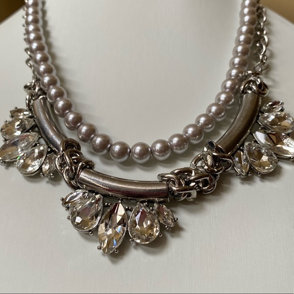 Gorgeous Faux Pearl and Rhinestone Statement Necklace - Picture 4 of 10